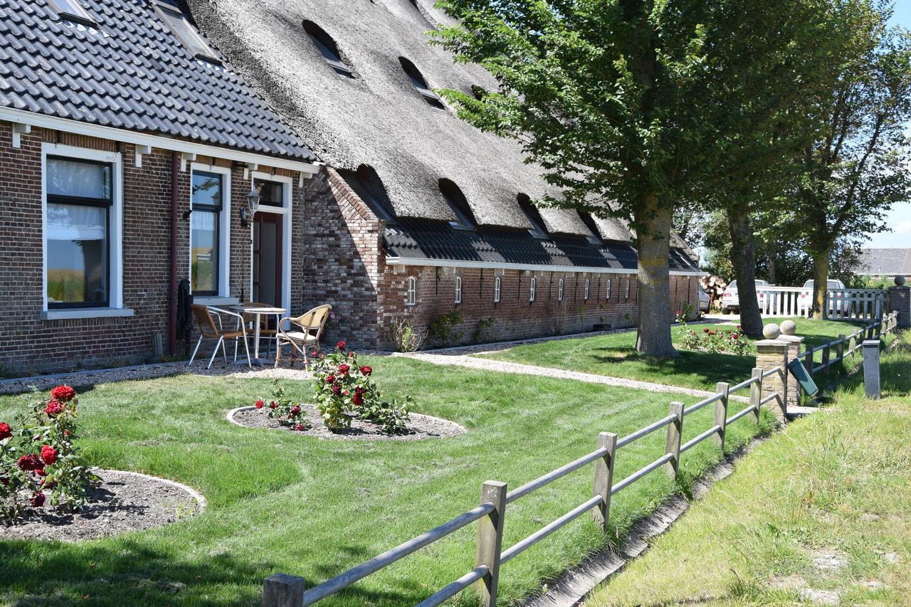 De Hocht Bed and Breakfast Nes  Exteriör bild